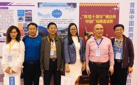 Linn 旅行社總經理陳美玲(右三)與中國 旅遊同業國際合作聯盟領導合照留念。
