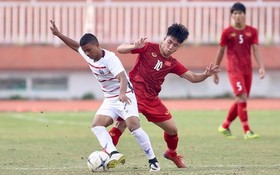 越南隊(紅衣)與柬埔寨隊比賽一瞥。