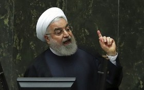 伊朗總統魯哈尼威脅進一步削減對核協議的承諾。（圖源：AP）