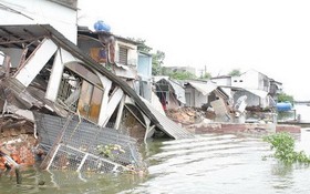 從清多涌-平盛郡西貢河三岔口至下游500米外的西貢河右岸坍塌情況。