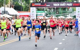 2019年胡志明市國際馬拉松賽出發時的氣氛充滿活力。（圖源：Đ. Hà）