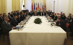 當地時間2月26日，伊朗核問題全面協議聯合委員會政治總司長級會議在奧地利維也納舉行。（圖源：AP） 