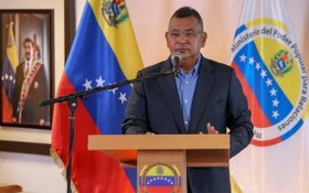委內瑞拉內政部長雷韋羅爾當地時間3日宣佈，委內瑞拉軍方當天凌晨挫敗一起政變圖謀。（圖源：互聯網）
