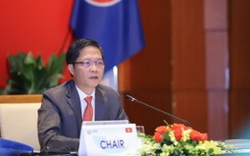 越南工商部長陳俊英主持會議。（圖源：光福）