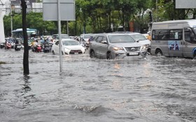 6月3日下午，大雨過後的平盛郡阮友景街積水氾濫成河一片汪洋。（圖源：廷理）