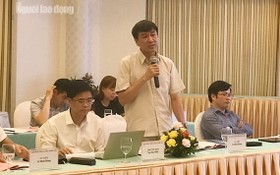 越南勞動總聯團代表在討論會上發表意見。（圖源：仲德）