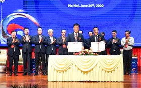 外交部外務局與越南韓國商會(KORCHAM)舉行新合作備忘錄簽署儀式。（圖源：黃玲）