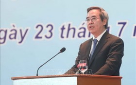 中央經濟部長阮文平在會上講話。（圖源：越通社）
