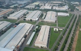 古芝縣西北工業區冒起許多工廠。