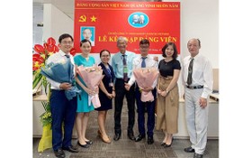 越南Sanofi Aventis有限責任公司黨支部的新黨員接納儀式。