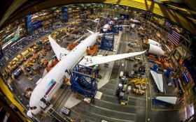 波音提供的787生產車間照片。