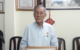 華人幹部、啟秀華文中心校長王沛川獲“學習胡志明思想與道德榜樣”模範獎。