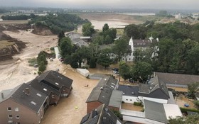 德國Erftstadt-Blessem遭到洪水侵襲的城鎮。（圖源：互聯網）