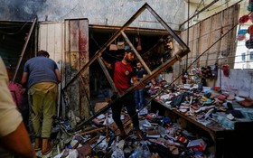 伊拉克首都巴格達東郊的市場於當地時間19日，遭遇自殺式炸彈襲擊，至少35人死亡、60多人受傷，伊斯蘭國（IS）承認犯案。（圖源：路透社）