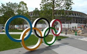 東京奧組委8月1日宣佈，包括2名運動員在內的6名奧運相關人士因違反防疫規定被註銷奧運註冊證件。（圖源: 互聯網）