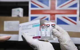 圖為英國生產的阿斯利康新冠疫苗。（圖源：越通社）