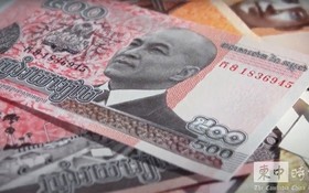 圖為 2015年1月14日發行面值500瑞爾鈔票。（圖：柬中時報）