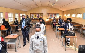 當地時間2月7日，南非全國大中小學正式恢復全日制教學。（圖：互聯網）