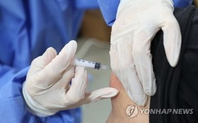 韓國為免疫力低下人群接種第四針新冠疫苗。（示意圖：韓聯社）