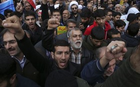 伊朗4日在全國多地舉行反美集會，譴責美國霸權，紀念“反對全球傲慢日”。（圖：新華社）