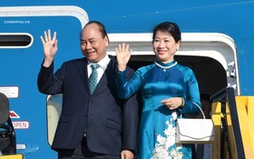 今(16)日，國家主席阮春福偕夫人率領越南高級代表團對泰國進行正式訪問。（圖：越通社）