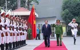 政府總理范明政出席公安部會議。