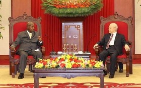 黨中央總書記阮富仲會見烏干達總統穆塞韋尼