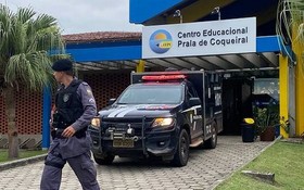 巴西警方25日在遭槍擊的學校進行調查。（圖：互聯網）