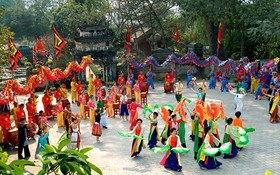 通過舞蹈推崇民族文化特色。