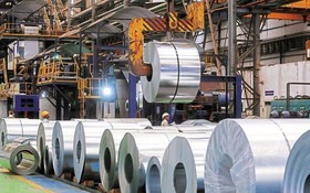 美國對進口鋼鋁材實施高額關稅。 