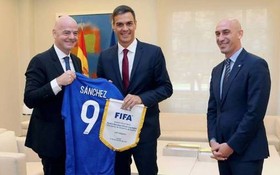 FIFA主席因凡蒂諾（左一）造訪馬德里。