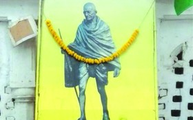 印度國父甘地骨灰被盜　照片被塗污