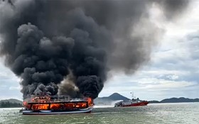 富國島遊船在海盜島失火