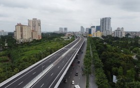 　　使用公共投資資金、剛獲投入使用的河內梅易-南昇龍高架橋有助緩解 首都的交通壓力。