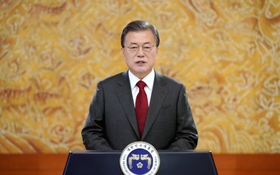 韓國總統文在寅就法務部對檢察總長尹錫悅的停職處分問題向國民致歉，並表示會尊重法院判決。 圖／歐新社資料照
