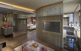 文華東方酒店自2020年12月起為強制檢疫入境旅客 提供豪華住宿服務。
