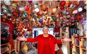 婦人收集 1760 個聖誕裝飾球破紀錄