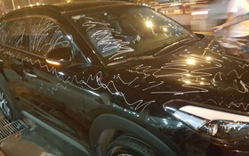 使用塗改墨筆向停泊在自家大門口的Hyundai Tucson 轎車任性塗鴉者，須賠償1300萬元。