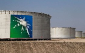 在沙特阿拉伯布蓋格拍攝的沙特阿美公司的儲油設施。