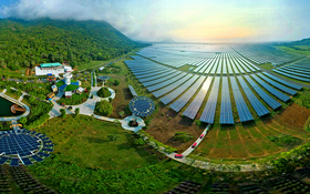 安好太陽能發電廠的黃昏十分壯觀