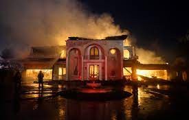 過火面積約200英畝，至少20座住宅被燒毀，房屋損失達數百萬美元。