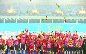越南U23男足領取金牌。