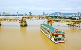峴港調整阮文追橋高度為旅遊服務