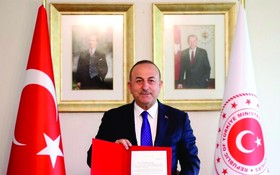 土耳其外交部長恰武什奧盧簽署改名文件後遞交至聯合國。