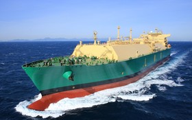韓國船企三星重工業2022年6月22日表示，公司接獲卡塔爾客戶12艘液化天然氣（LNG）運輸船訂單，訂單總金額為3.9萬億韓元。圖為三星重工業建造的LNG船。 韓聯社/三星重工業供圖