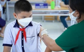 越南為兒童接種疫苗。