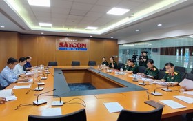 《西貢解放報》與第七軍區政治部舉行第七軍區政治部與該報配合宣傳計劃開展工作內容交流會。