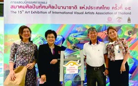 來自越南的華人優秀藝人李克柔畫家以及李曉雲和越金娟參加泰國國際畫展。