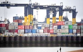 菲力克斯托港爆發大規模罷工，可能將導致超過8億美元的貿易中斷。
