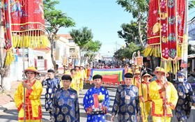 芹耶縣迎翁傳統盛會開幕